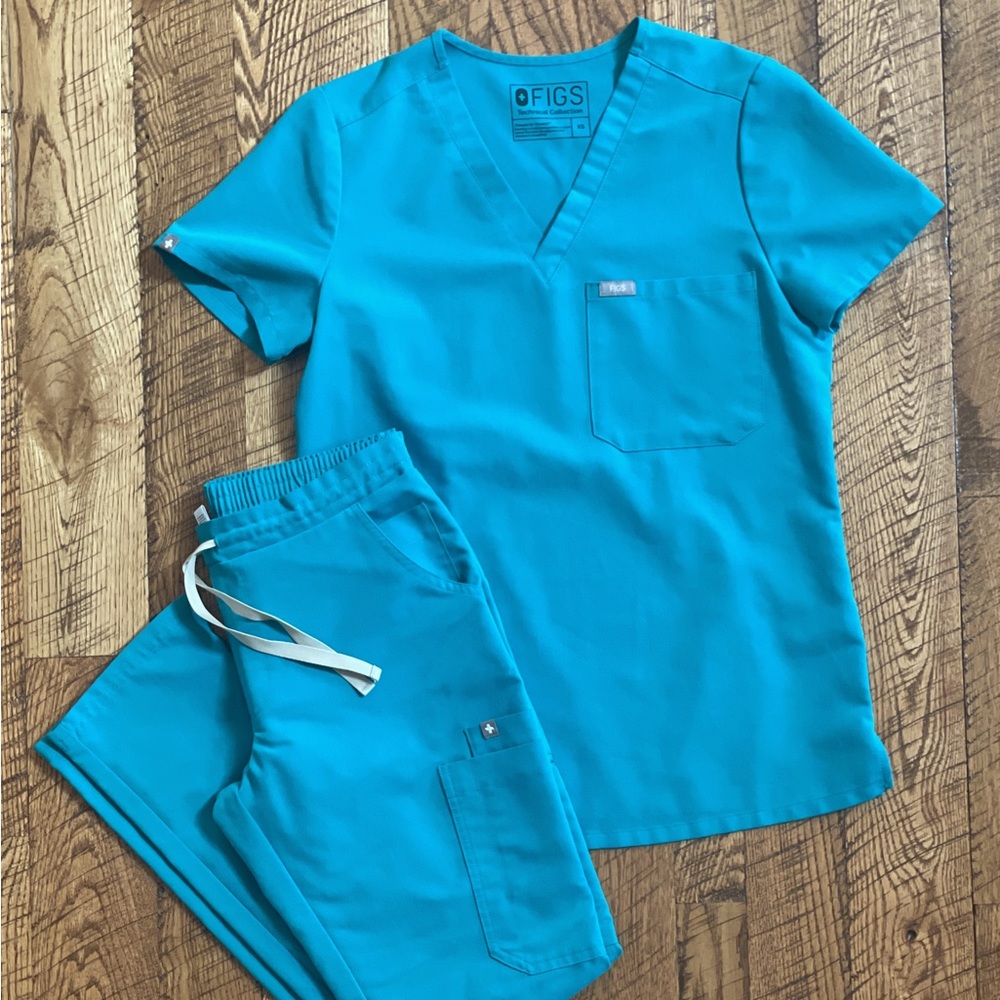 Teal Figs scrub set size xs